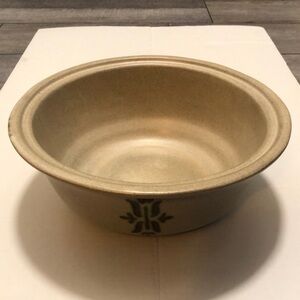 Haeger vintage pottery mixing bowl #8231 made in the USA with 2 green designs